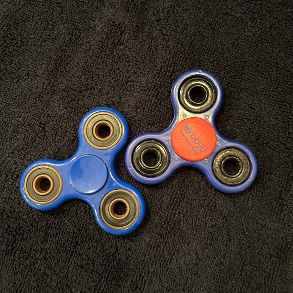FIDGET SPINNERS - USED - Picture 1 of 1